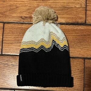 NWT Patagonia Kid's Youth Powder Town 'Beanie‎ Ridge Rise Ink Black' Pom Pom Rib
